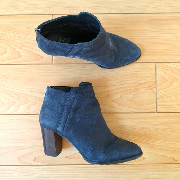 Lord + Taylor 424 Fifth blue suede booties - Picture 4 of 5